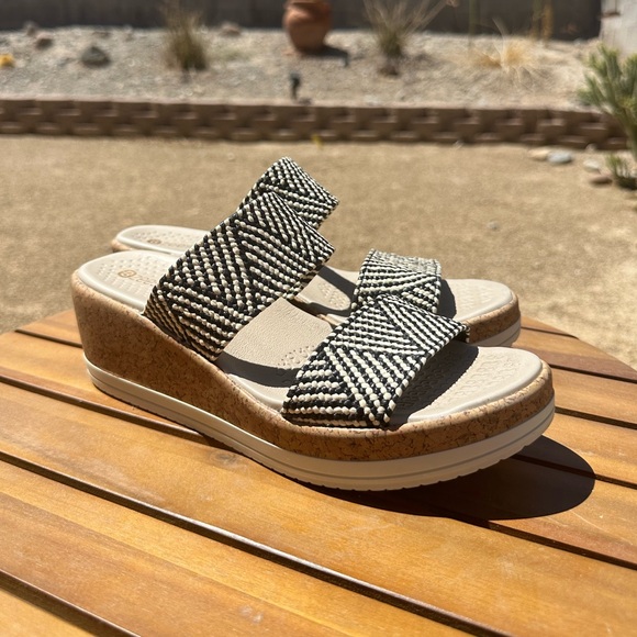 Bzees wedge sandals - Picture 2 of 6